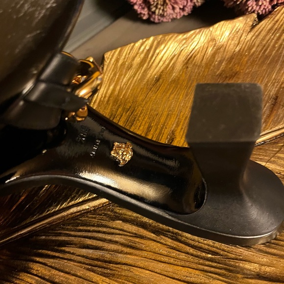 VERSACE MEDUSA CHAIN SANDALS WORN 2 times. - Picture 11 of 11